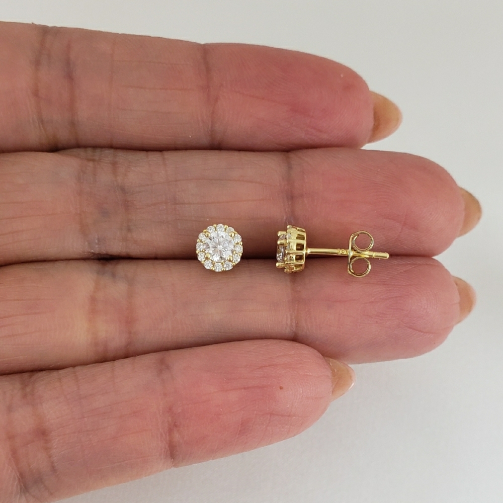 14K Gold Round Diamond Stud Earrings